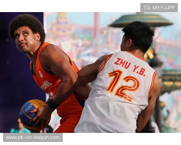 荷兰骑手 Janneke Boonzaaijer 在巴黎奥运会三项赛中获得第九名，展现出色表现。