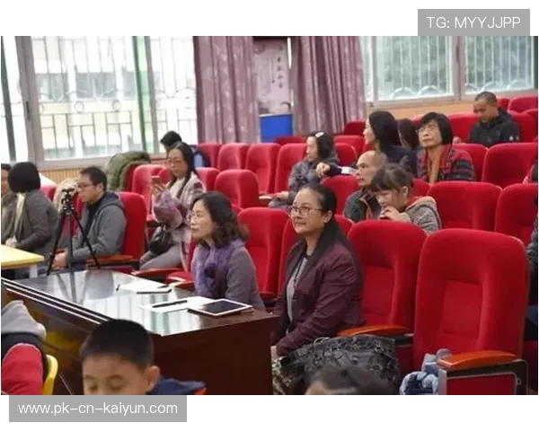 专家提醒:少年组宜采用略轻球拍与适中张力 专家提醒:少年组宜采用略轻球拍与适中张力